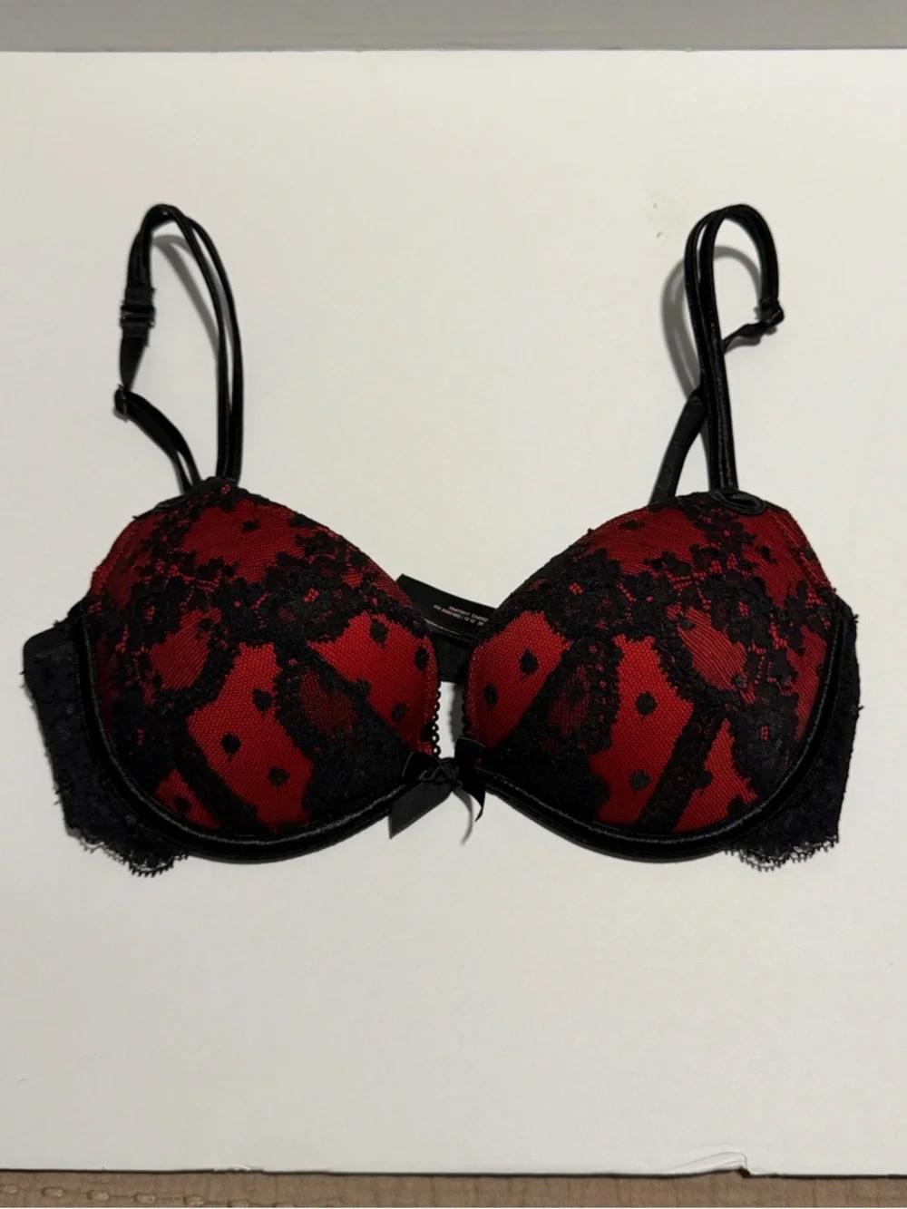 Victoria’s Secret Gorgeous Plunge Lace Bra, 32C